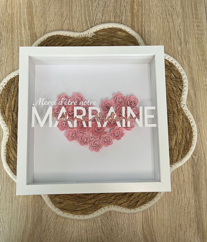 Cadre personnalisé cœur de fleurs en papier – Mot et message au choix